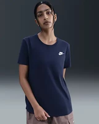 Nike Sportswear Club Essentials Women's T-Shirt Midnight Navy/Sail [50-100% cotton/0-50% polyester, Machine wash, XS (0–2)-XXL (20–22)]