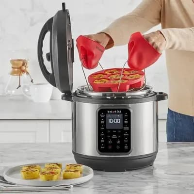 Instant Pot 6qt 9-in-1 Pressure Cooker Bundle: Exclusive Bonus Silicone Pan with Lid, Rice & Multi Cooker, Stainless Steel [6 Quart, 1000 Watts, Stainless Steel]