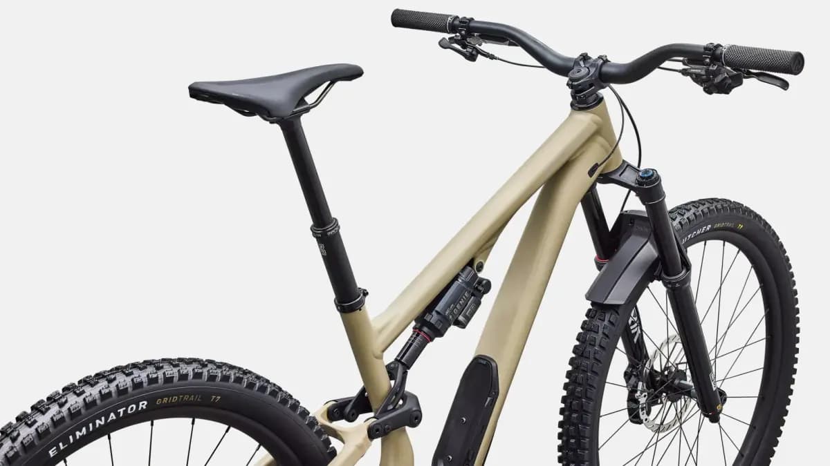 Specialized Stumpjumper 15 EVO Elite Alloy [M5 alloy chassis and rear-end, Trail Geometry, SWATÃ¢â€žÂ¢ Door integration, head tube angle adjustment, threaded BB, internal cable rou
