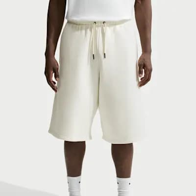 Nike Standard Issue Men's Therma-FIT 14" Fleece Basketball Shorts Sail/Black [Sail/Black, 14" inseam, Loose fit]