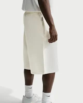 Nike Standard Issue Men's Therma-FIT 14" Fleece Basketball Shorts Sail/Black [Sail/Black, 14" inseam, Loose fit]