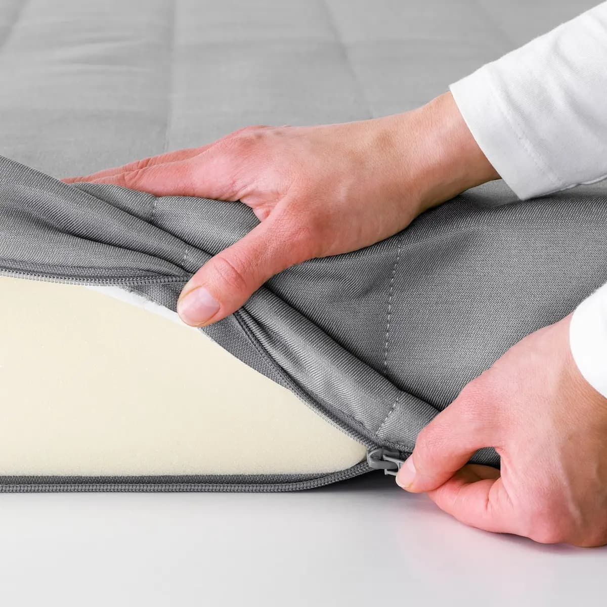 IKEA LYCKSELE LÖVÅS Mattress [Mattress length 74 ", Mattress width 55 1/8 ", Mattress thickness 3 7/8 "]