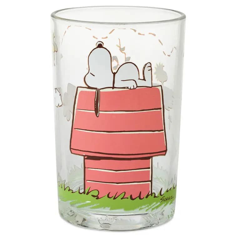 Peanuts Snoopy on Doghouse Collectible Drinking Glass, 13.5 oz. [Holds 13.5 oz.; 3.25'' W x 5.06'' H, 1, Top rack dishwasher safe., 1WOW1017]