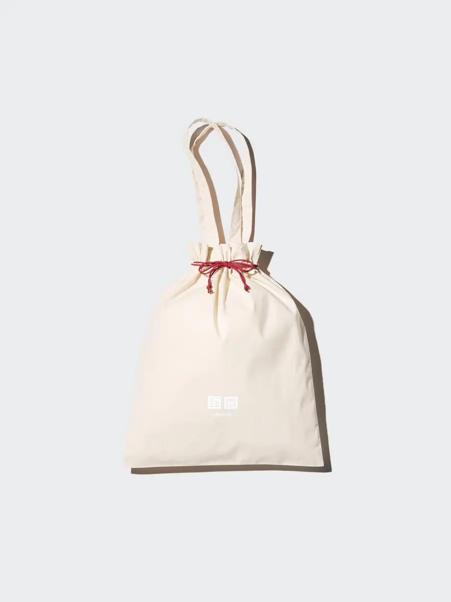 Uniqlo Gift Bag Off White [100% Cotton, Imported, Hand wash cold, Do not dry clean]