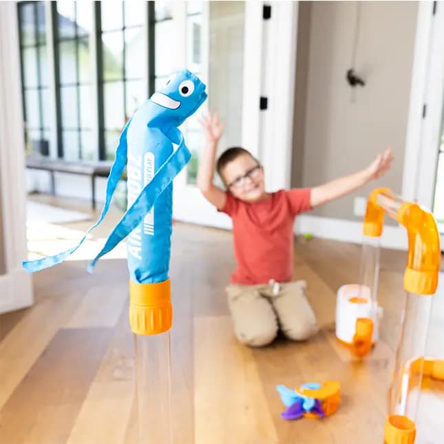 Fat Brain Toys Air Toobz Whirlwind Accessory Pack Windsock and Pinwheel Add-Ons for Air Toobz, Ages 3 and Up [Windsock and spinning wheel to add to your Air Toobz, Encourages cause