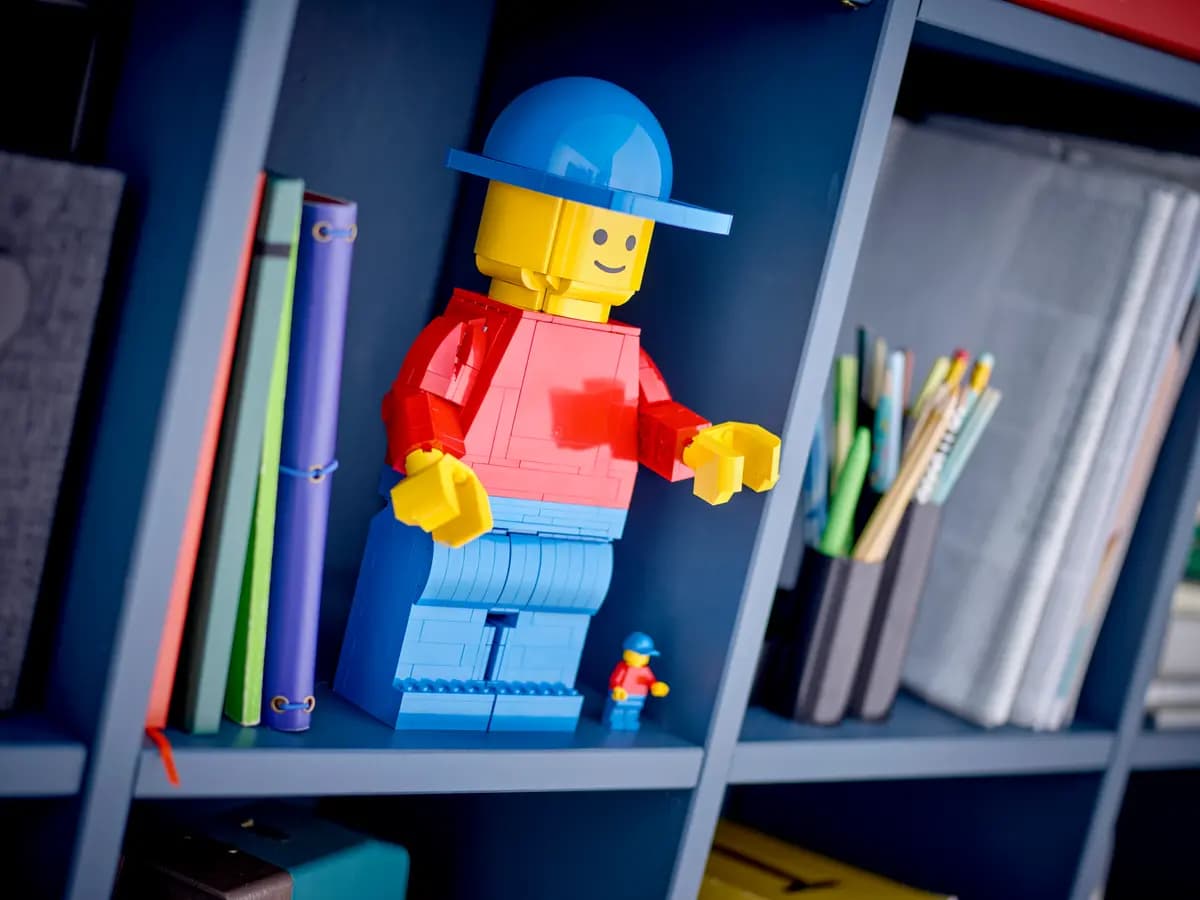 LEGO Up-Scaled LEGOÃƒÆ’Ã†â€™ÃƒÂ¢Ã¢â€šÂ¬Ã…Â¡ÃƒÆ’Ã¢â‚¬Å¡Ãƒâ€šÃ‚Â® Minifigure 40649 [654 pieces, ages 10+, Minifigures]