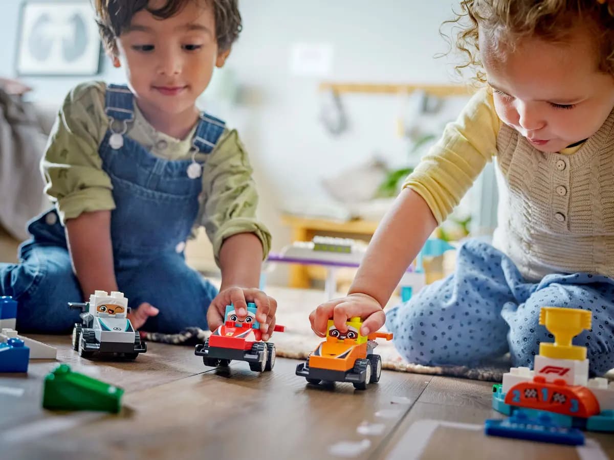 LEGO F1ÃƒÆ’Ã†â€™ÃƒÂ¢Ã¢â€šÂ¬Ã…Â¡ÃƒÆ’Ã¢â‚¬Å¡Ãƒâ€šÃ‚Â® Team Race Cars & Drivers 10445 [70 pieces, ages 2+, DUPLOÃƒÆ’Ã†â€™ÃƒÂ¢Ã¢â€šÂ¬Ã…Â¡ÃƒÆ’Ã¢â‚¬Å¡Ãƒâ€šÃ‚Â®]