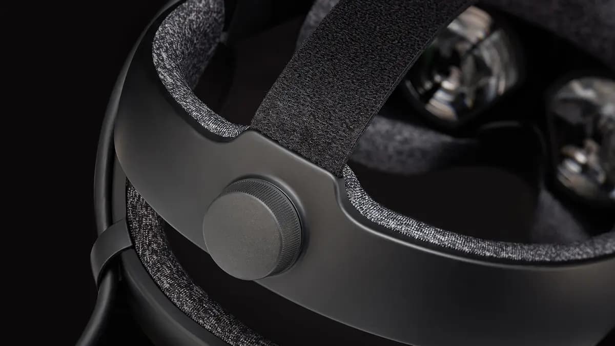 Valve Index Headset [PC VR headset, DisplayPort required, 8 GB+ RAM]