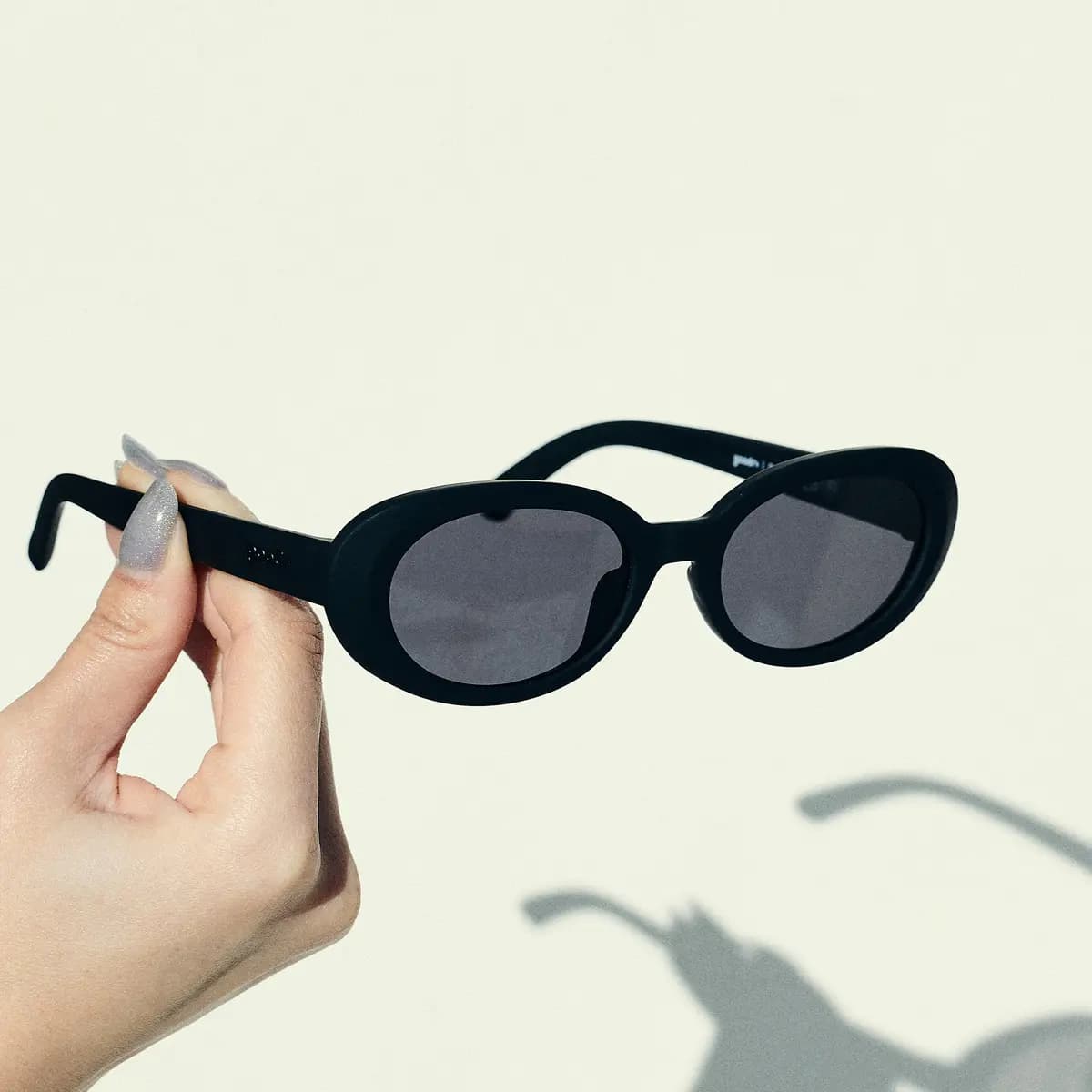 goodr Always Having a Moment Black Oval [polarized lenses, UV400, premium polymer]