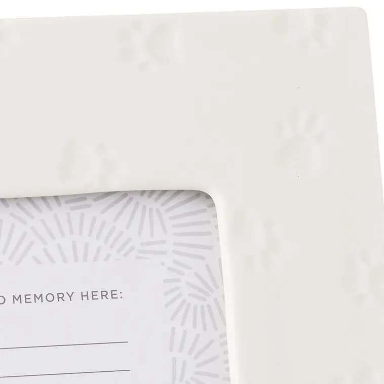 A Best Friend Leaves Paw Prints Picture Frame, 4x6 [Material Ceramic and glass., Count 1, Item number 1CAP1331]