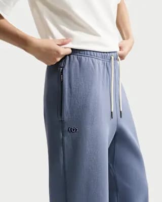 Caitlin Standard Issue Women’s Dri-FIT Open-Hem Basketball Pants Diffused Blue/Diffused Blue [Sueded woven label with “CC” logo, Machine wash, XS (0–2)-XXL (20–22)]
