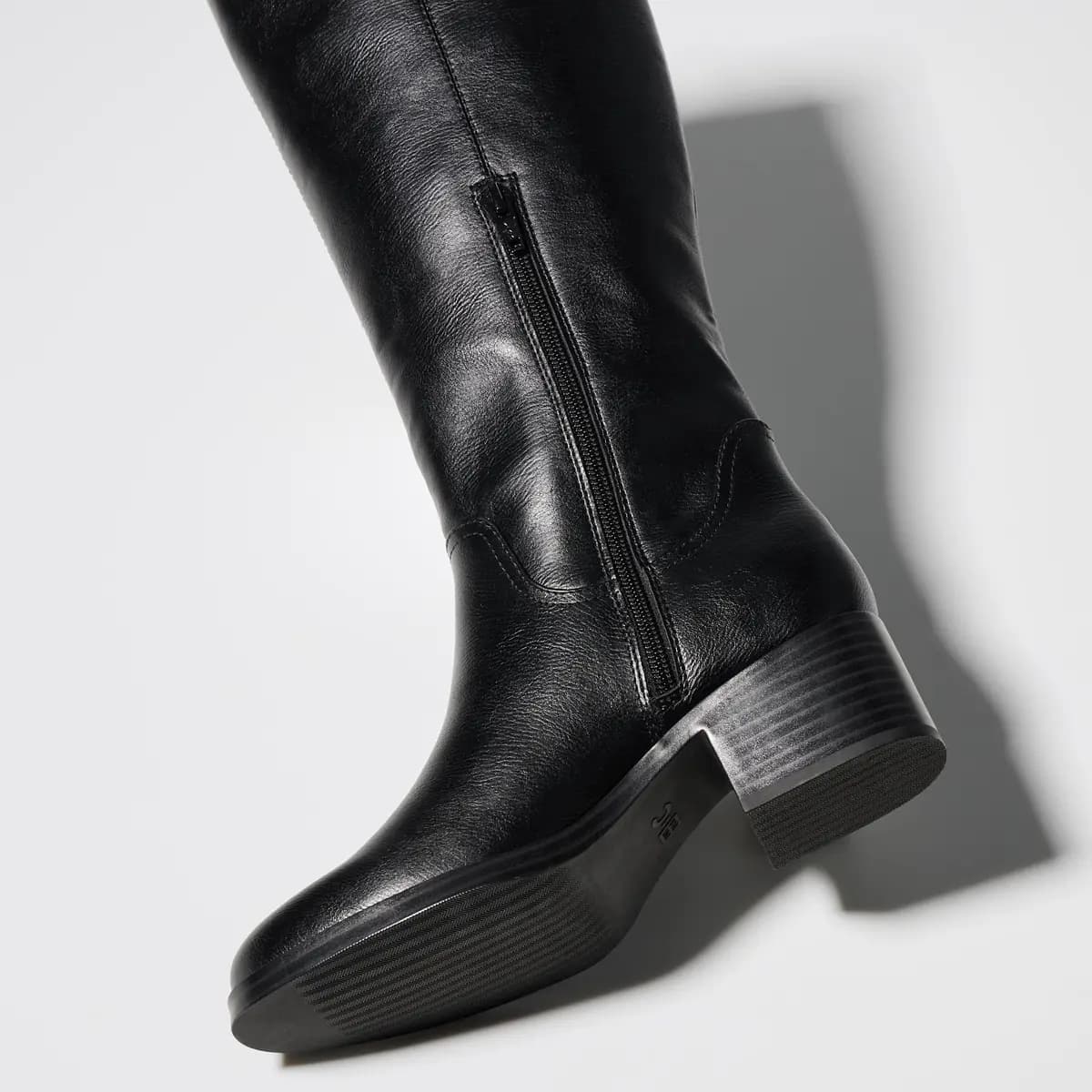 Uniqlo Boots Black [Imported, Do not wash, Do not dry clean, Soft lining provides A comfortable fit.]