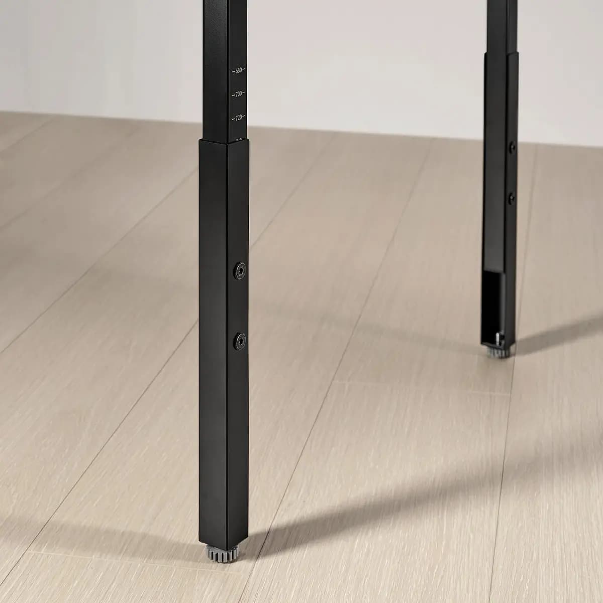 IKEA UTVISNING Gaming desk with shelf, black [Width 47 1/4 ", Depth 23 5/8 ", Max. height 36 1/4 "]
