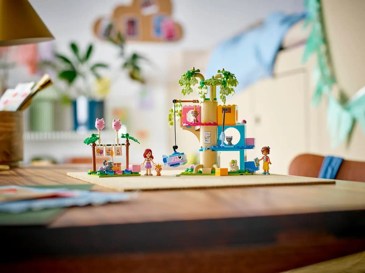 LEGO Cat Birthday Party & Tree House 42666 [321 pieces, ages 6+, Friends]