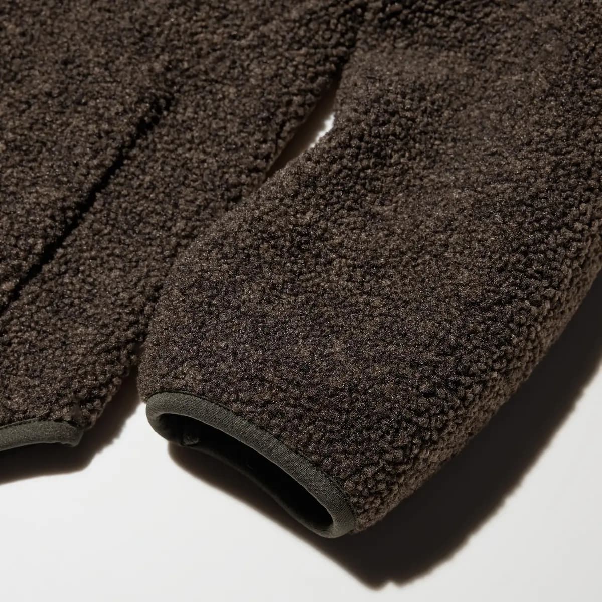 Uniqlo Pile Lined Fleece Relaxed Cardigan Dark Brown [Imported, Machine washable., Binder finish at the cuffs keeps cold air out.]