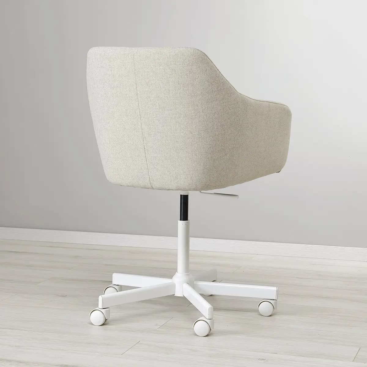 IKEA TOSSBERG / MALSKÄR Swivel chair, Gunnared beige/white [Tested for 243 lb, Width 26 3/8 ", Depth 26 3/8 "]