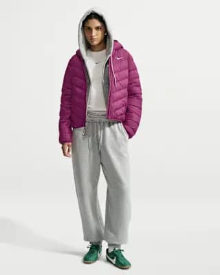 Nike Sportswear Windpuffer Women's Therma-FIT Hooded Down Jacket True Berry/True Berry/Sail [Body/Lining: 100% polyester, Machine wash, XS (0–2)-XXL (20–22)]