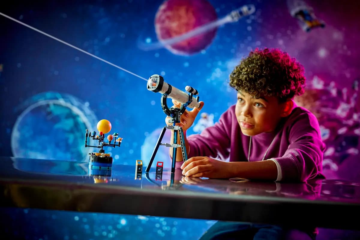 LEGO Space Exploration Telescope 31378 [278 pieces, ages 8+, Creator 3-in-1]