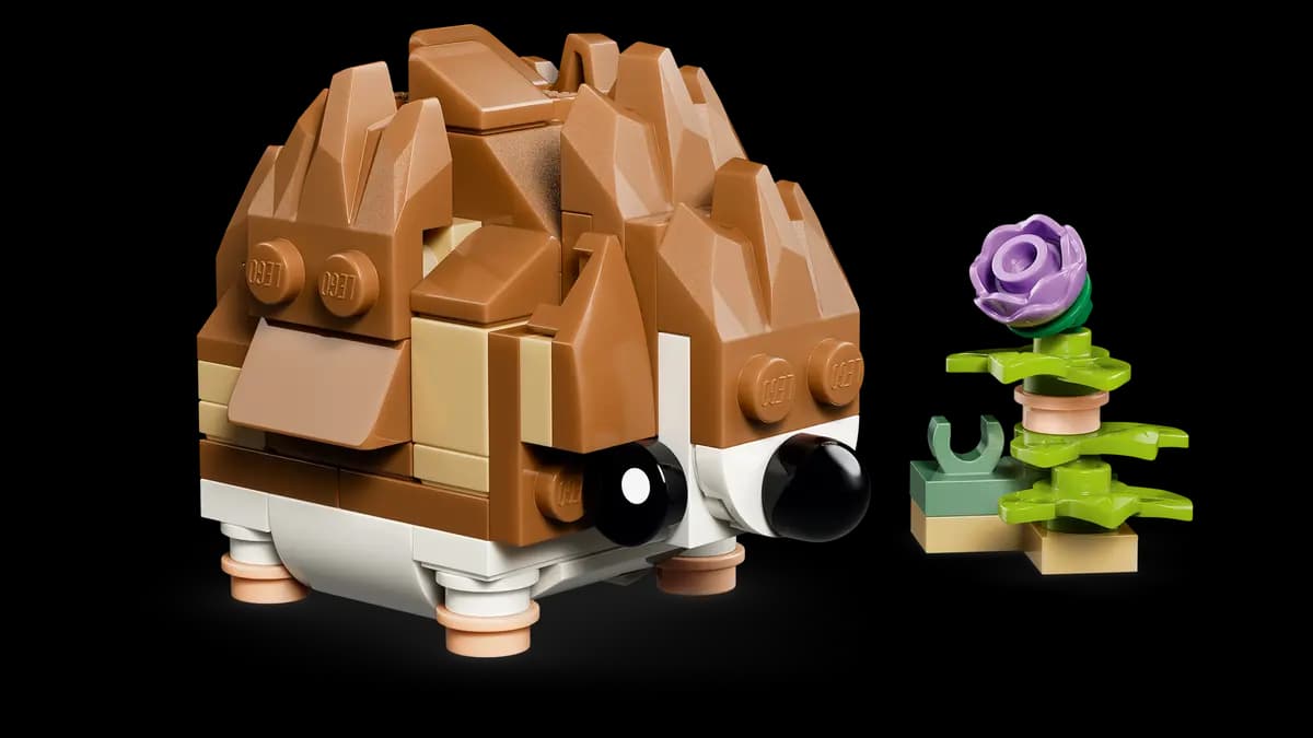 LEGO Cute Hamster with a Flower 31376 [166 pieces, ages 7+, Creator 3-in-1]