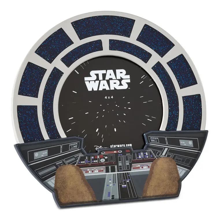 Star Wars™ Millennium Falcon™ Round Picture Frame, 4x4 [Dimensions 6.4'' W x 6.2'' H x 0.5'' D, Material Metal and glass., Count 1, Item number 1SHP2198]
