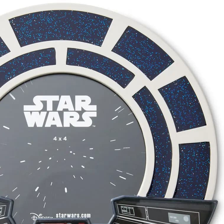 Star Wars™ Millennium Falcon™ Round Picture Frame, 4x4 [Dimensions 6.4'' W x 6.2'' H x 0.5'' D, Material Metal and glass., Count 1, Item number 1SHP2198]