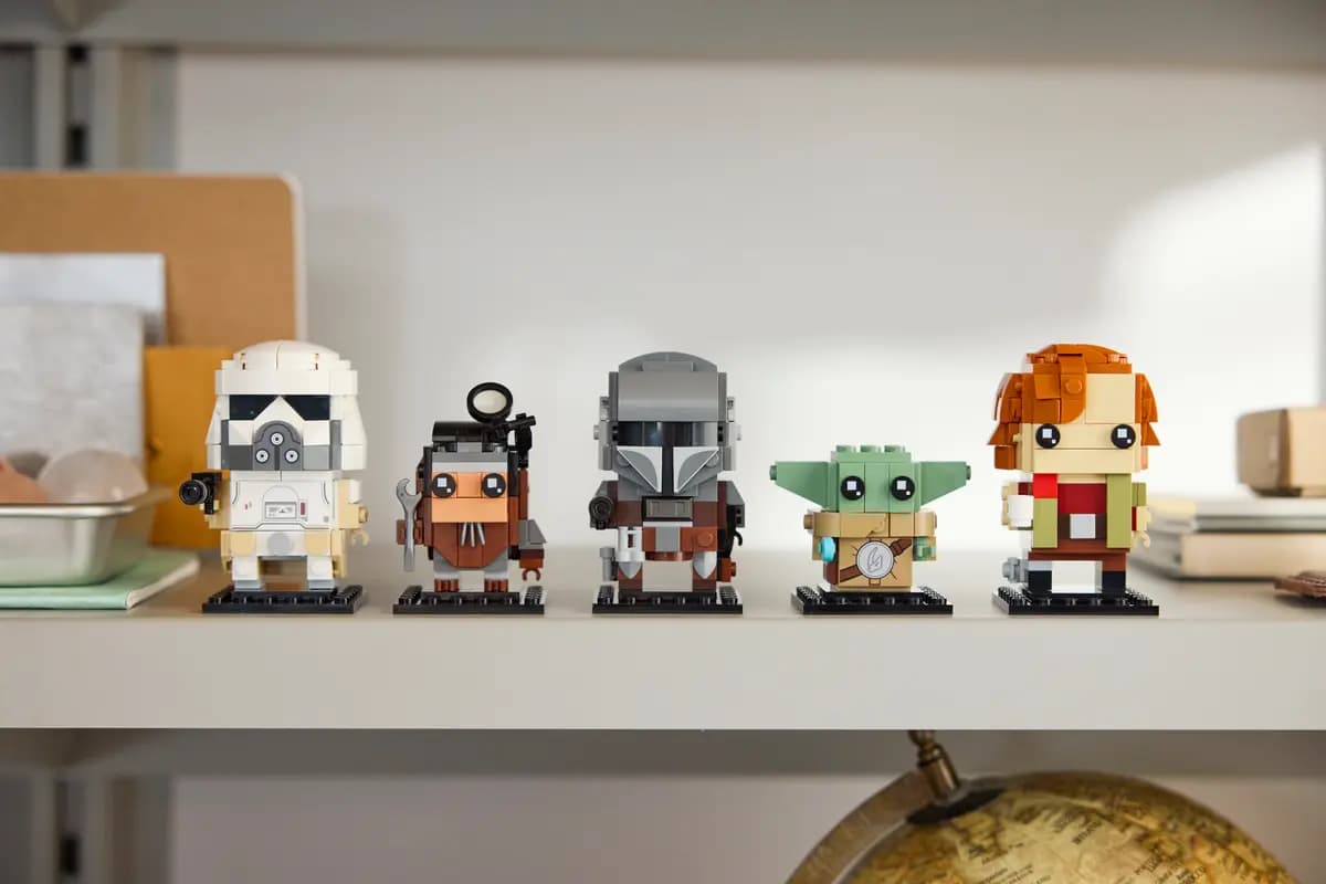 LEGO The Mandalorian and Grogu: Allies & Villains 40856 [661 pieces, ages 10+, Star Wars™]