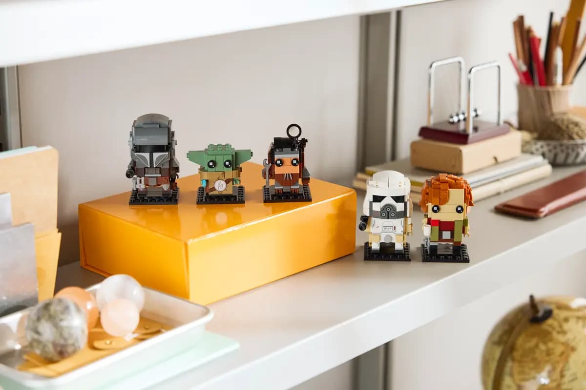 LEGO The Mandalorian and Grogu: Allies & Villains 40856 [661 pieces, ages 10+, Star Wars™]
