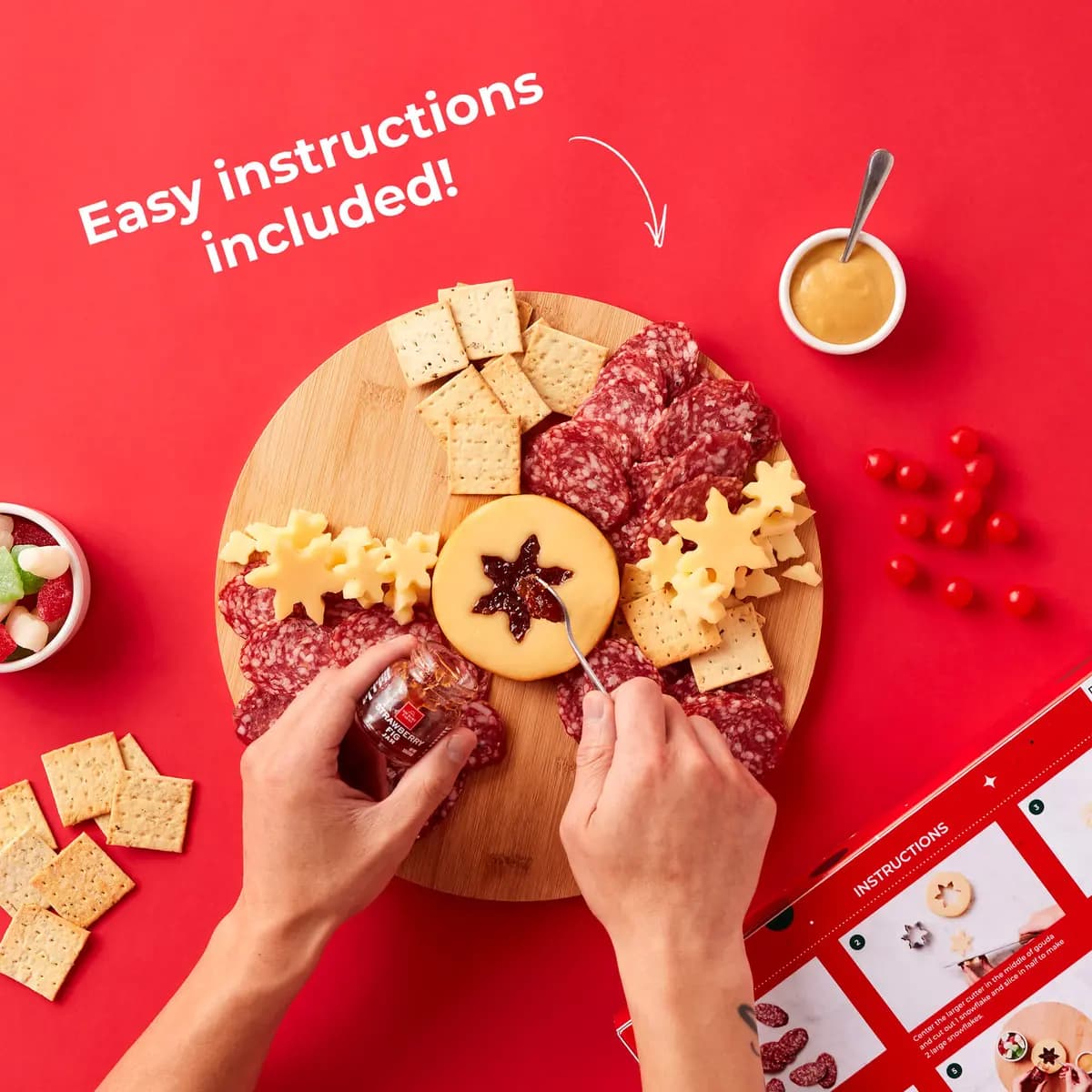 Holiday Wreath Charcuterie Board Kit [5 oz, 4 oz, 2 oz]