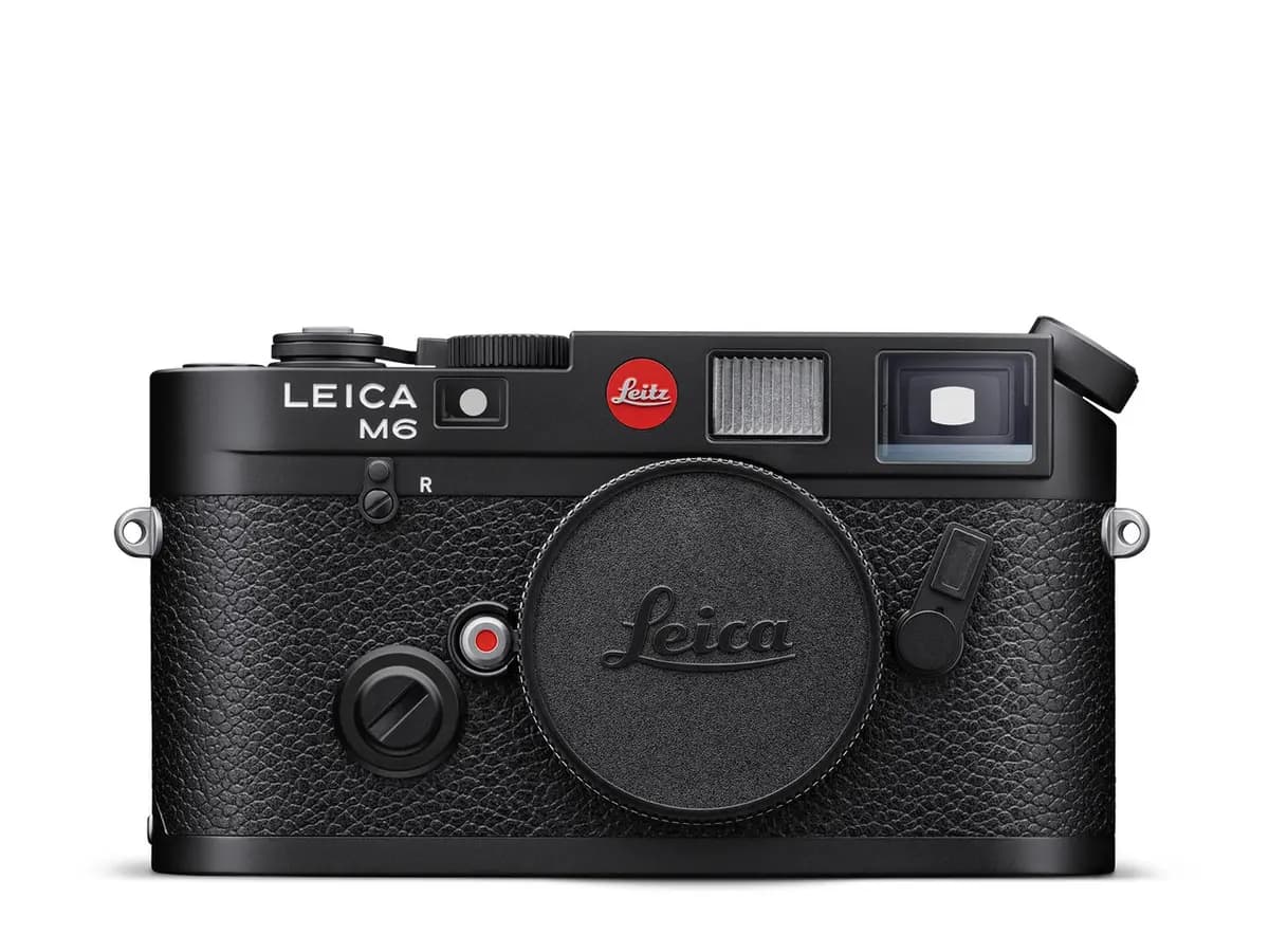 Leica M6 [0.72x Viewfinder with Coated Glass Surfaces, Solid Brass Top Plate Enhanced with Abrasion Resistant Black Lacquer, Red Leitz Logo]