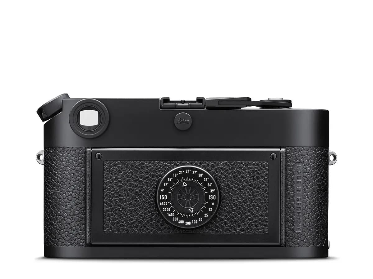 Leica M6 [0.72x Viewfinder with Coated Glass Surfaces, Solid Brass Top Plate Enhanced with Abrasion Resistant Black Lacquer, Red Leitz Logo]
