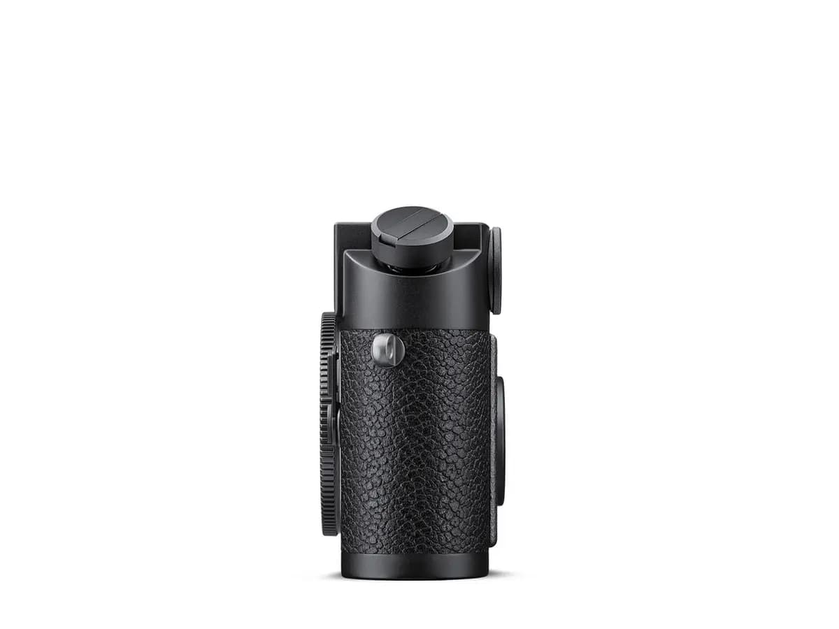 Leica M6 [0.72x Viewfinder with Coated Glass Surfaces, Solid Brass Top Plate Enhanced with Abrasion Resistant Black Lacquer, Red Leitz Logo]