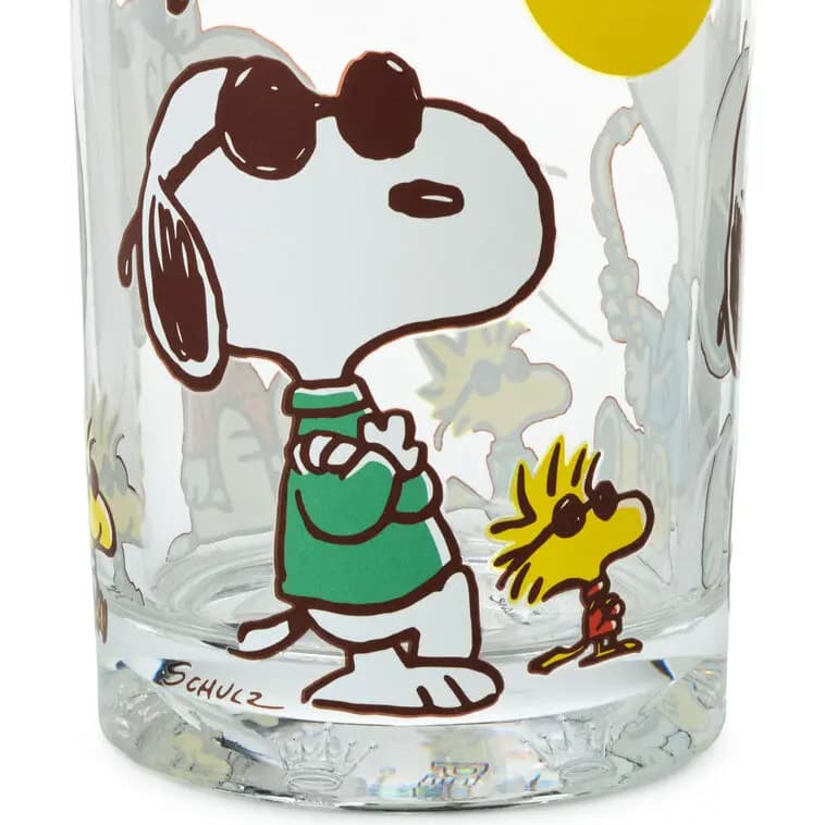 Peanuts Joe Cool Collectible Drinking Glass, 13.5 oz. [3.25" W x 5" H x 3.25" D, Glass., Holds 13.5 oz., Top rack dishwasher safe.]