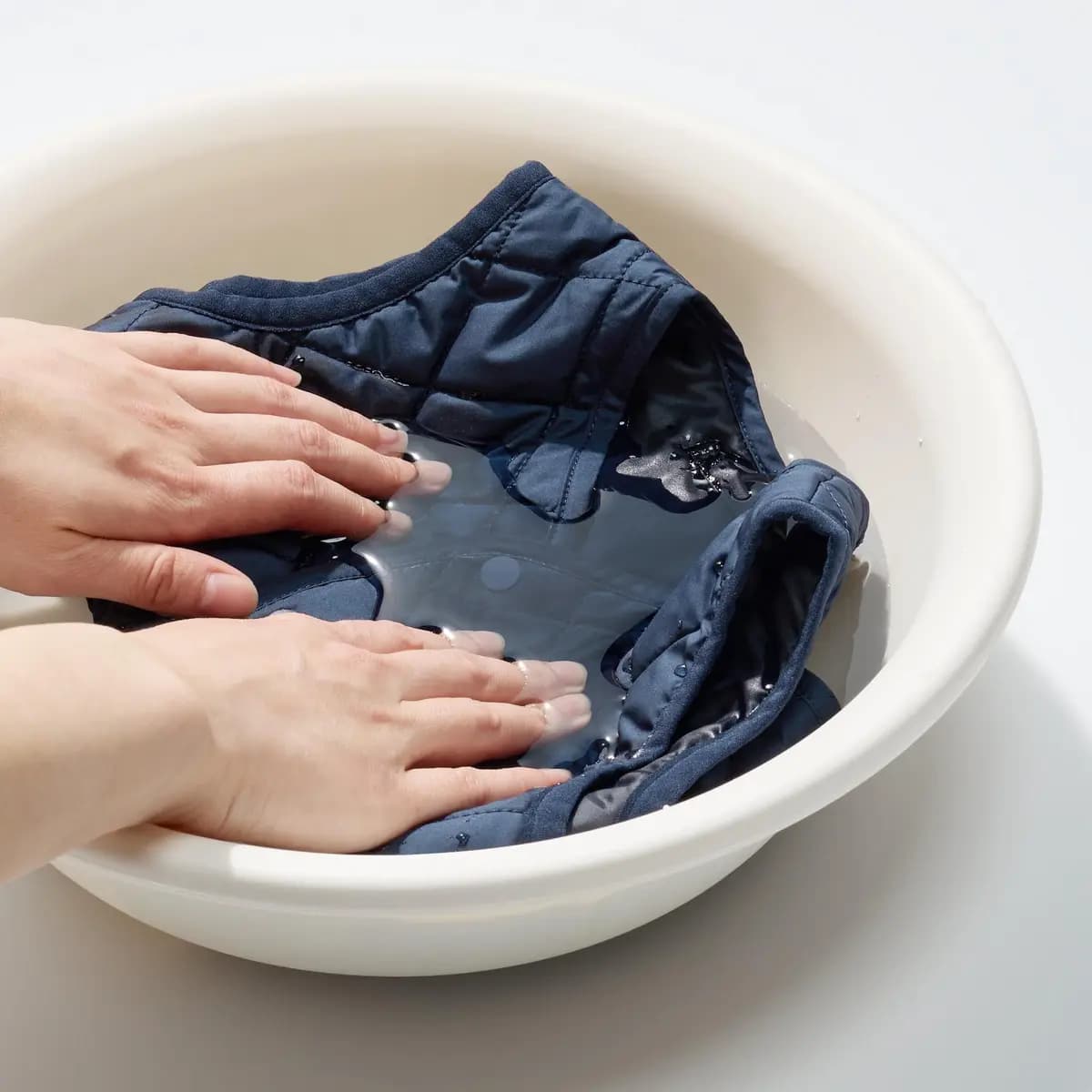 Uniqlo PUFFTECH Jacket Brown [Imported, Hand wash cold, Do not dry clean, Hand-washable. Dries faster than natural down.]