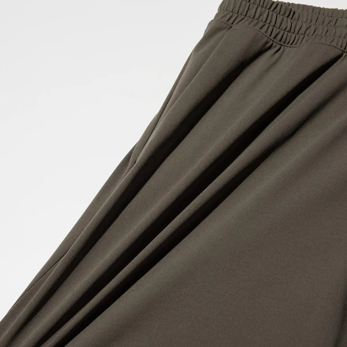 Uniqlo Ultra Stretch Active Shorts | 5" Green [Imported, With quick-drying "DRY-EX" technology., Made with ultra-fine yarn for a smooth touch.]