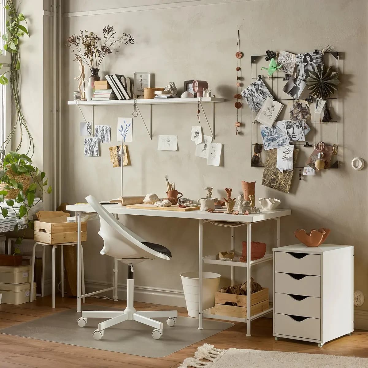 IKEA FRIIDROTT Drawer unit on casters, white 13 3/4x22 " [Depth 15 3/4 ", Drawer depth (inside) 13 3/8 ", Height 22 "]