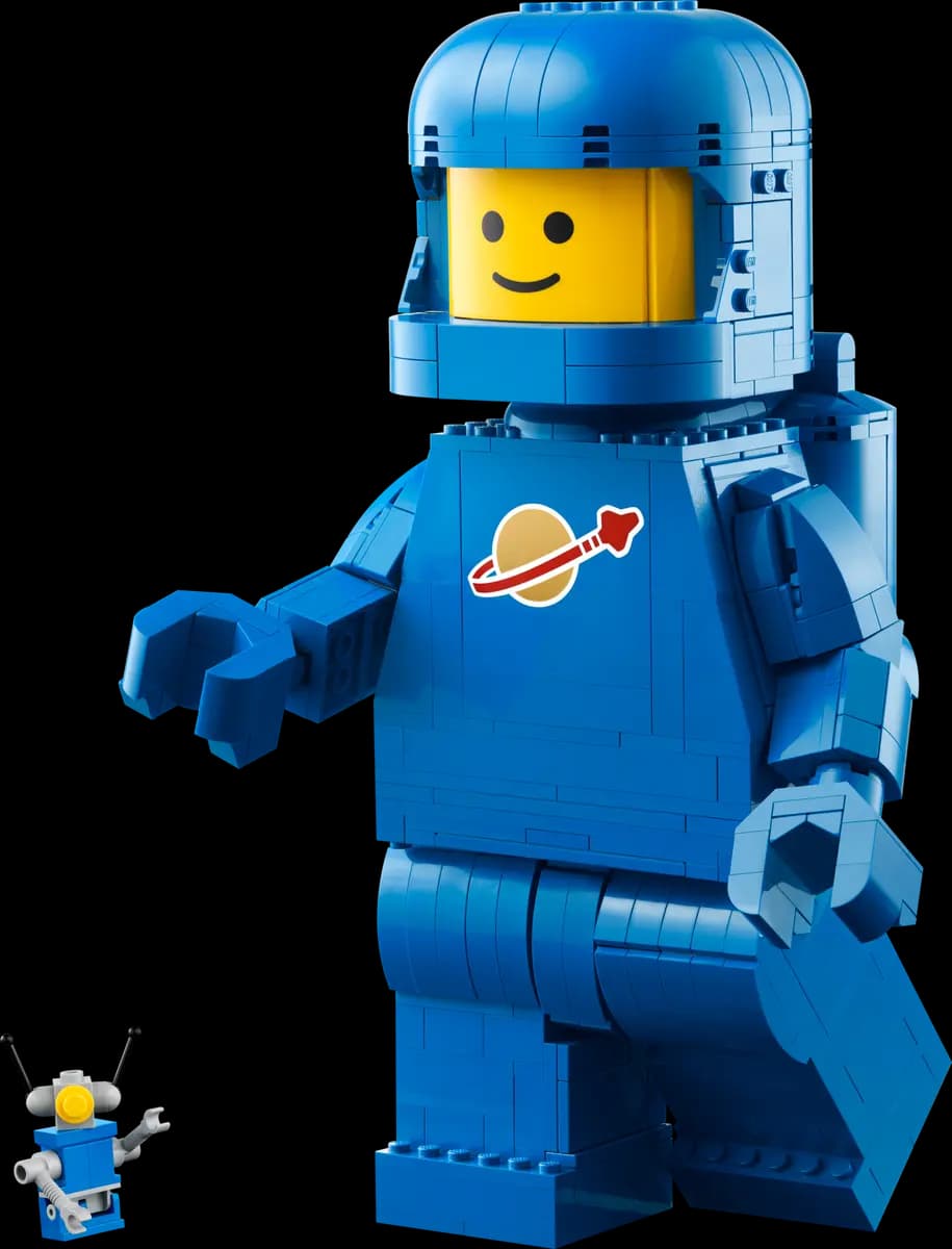 LEGO Up-Scaled Blue Astronaut Minifigure 40921 [793 pieces, ages 10+, Minifigures]