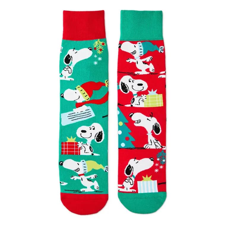 Peanuts Snoopy Holiday Novelty Crew Socks [One size fits most adults., Cotton, polyester, nylon and spandex, Machine wash cold with like colors., 1XKT9036]