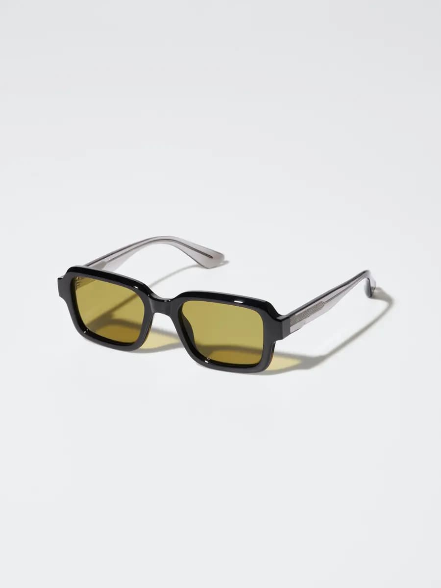 Uniqlo Bold Square Sunglasses 81 [Imported, UV400 lenses block approximately 99% of UV rays., Made from flexible plastic for comfort.]