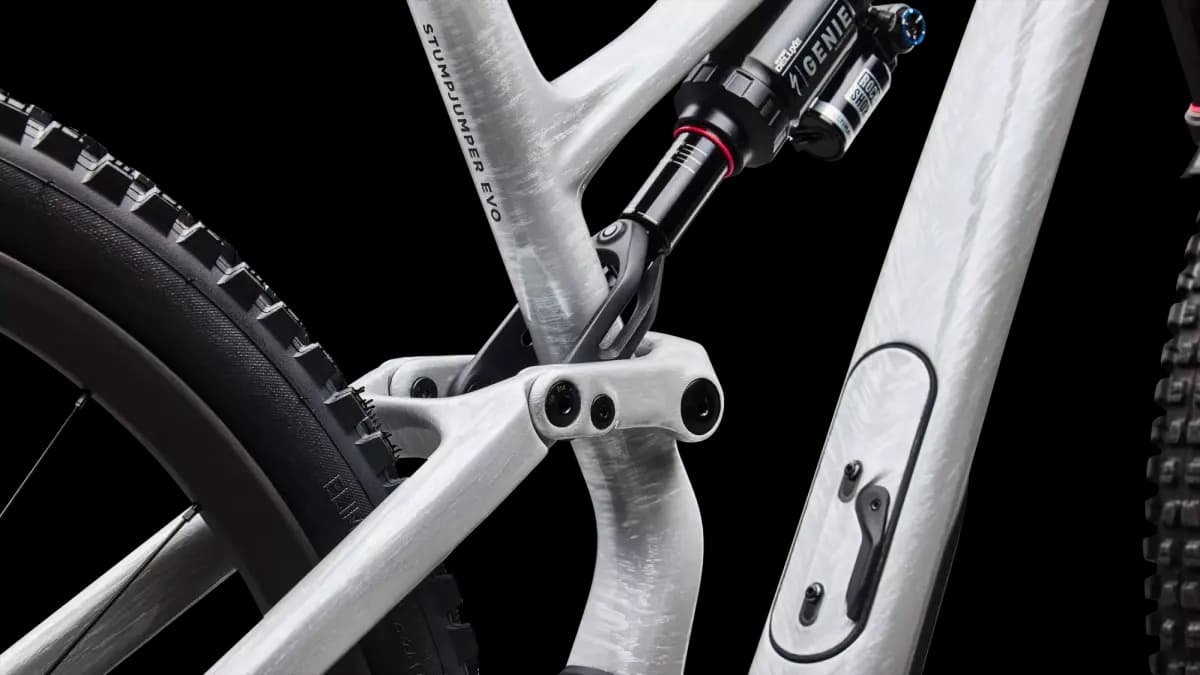 Specialized S-Works Stumpjumper 15 EVO [FACT 11m carbon chassis, rear-end and link, Trail Geometry, SWATÃ¢â€žÂ¢ Door integration, head tube angle adjustment, threaded BB, internal 