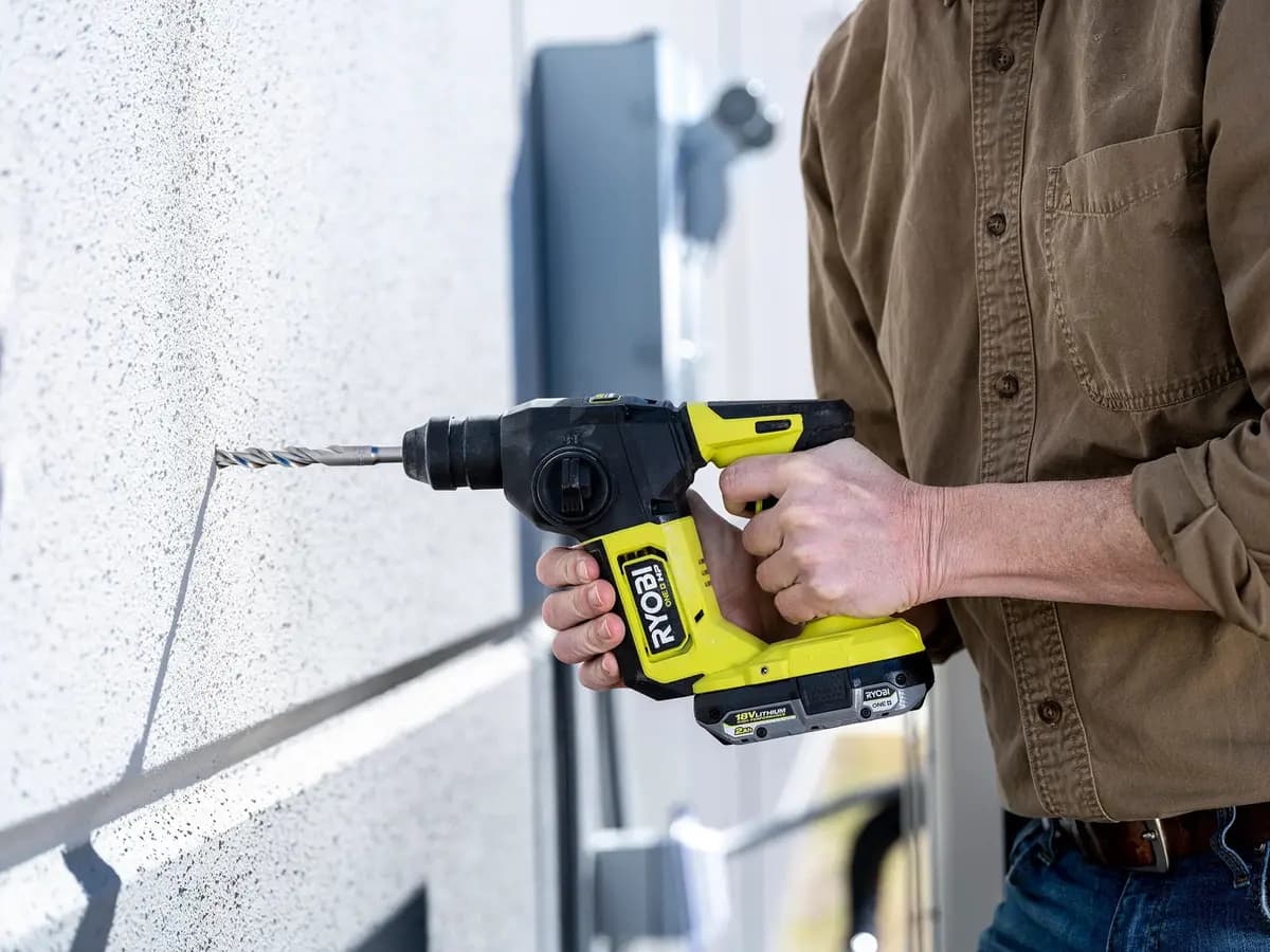RYOBI 18V ONE+ HP Compact Brushless 5/8" SDS-Plus Rotary Hammer [Compact (Length) 11.4", Drill Capacity 5/8", RPM 0 - 1,250]