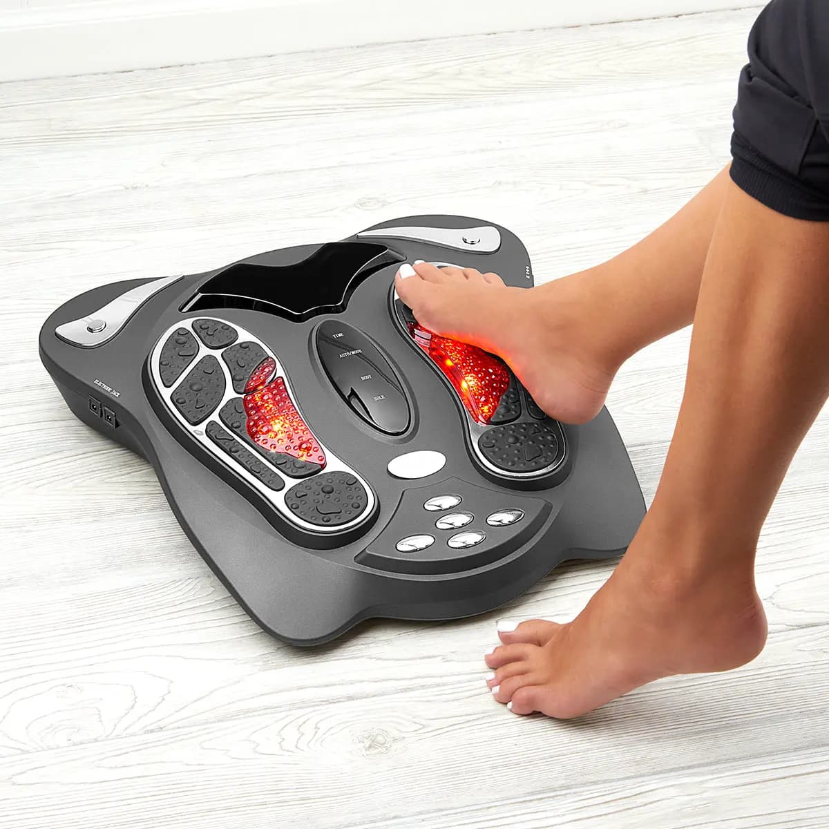 Sharper Image Soothing Pulse Foot Massager with Infrared Heat [16.5" L x 16.9" W x 4.1" H, 6.7 lbs, Adjustable intensity and 25 pulse modes]