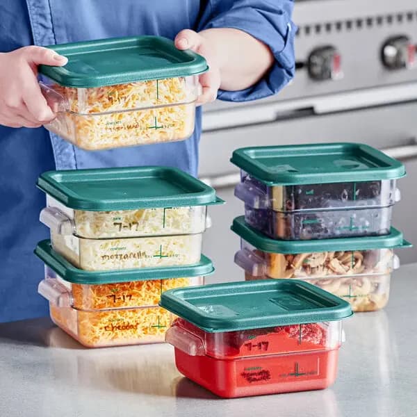 Vigor 2 Qt. Clear Square Polycarbonate Food Storage Container and Green Lid - 6/Pack [Length 7 1/8 Inches, Width 7 1/8 Inches, Height 3 13/16 Inches, Capacity 2 qt.]