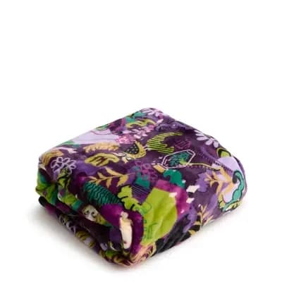 Vera Bradley Women's Outlet Disney Hocus Pocus Fleece Essential Throw Blanket Hocus Pocus Blooms and Brooms [Lightweight Fabric, 100% Polyester, Fleece]