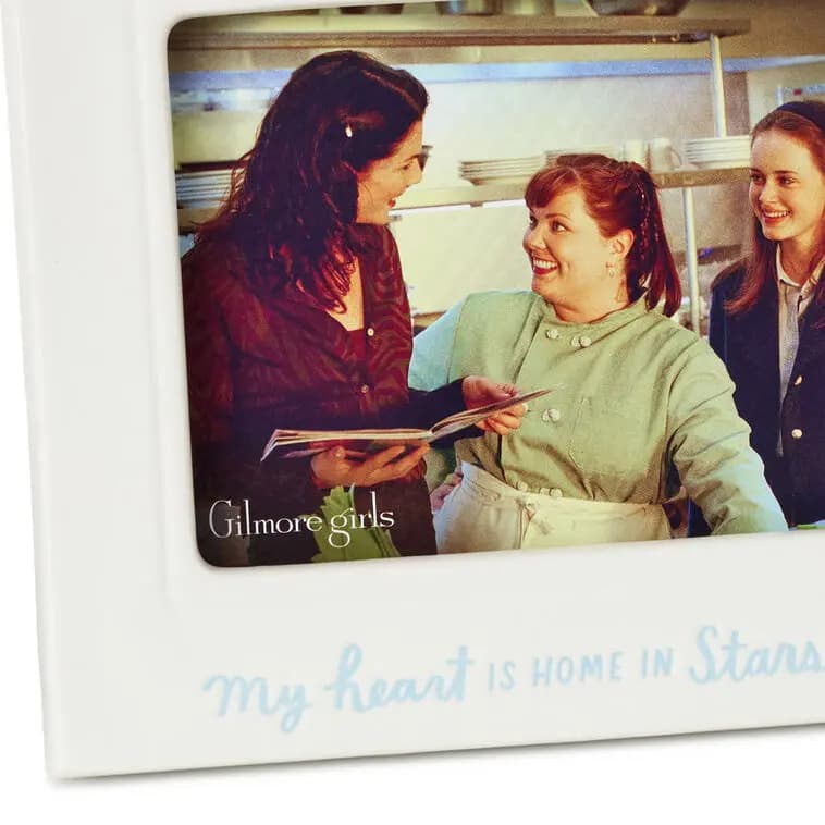 Gilmore Girls Stars Hollow Town Sign Shaped Picture Frame, 4x6 [Message My heart is home in Stars Hollow., Dimensions 7.65'' W x 7'' H x 0.5'' D, Material Ceramic and glass., Count