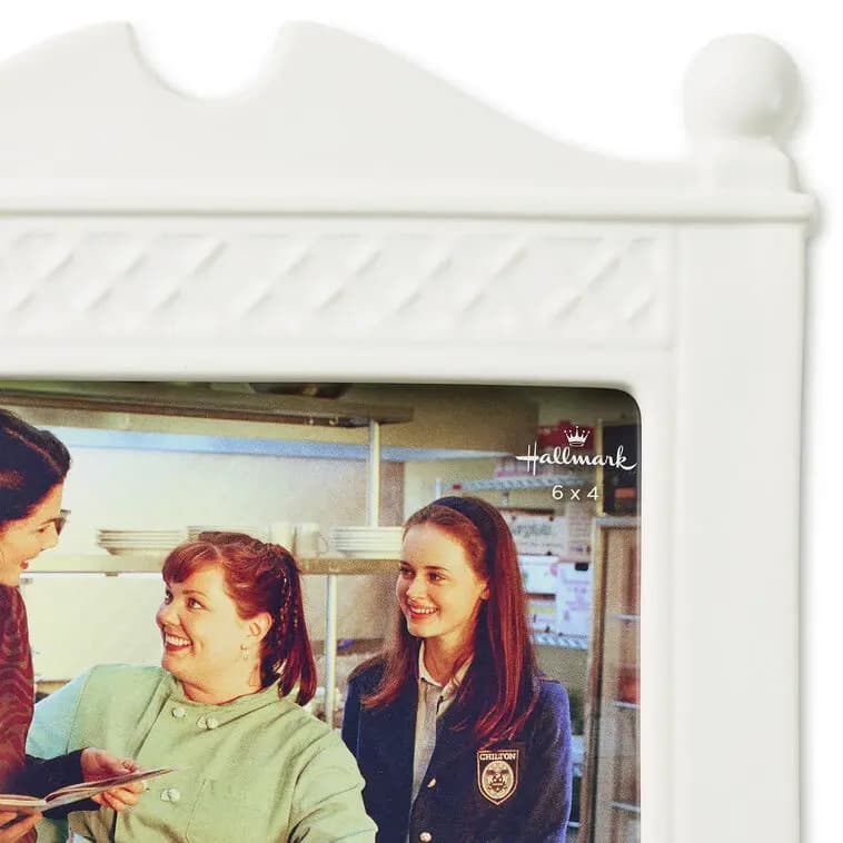 Gilmore Girls Stars Hollow Town Sign Shaped Picture Frame, 4x6 [Message My heart is home in Stars Hollow., Dimensions 7.65'' W x 7'' H x 0.5'' D, Material Ceramic and glass., Count