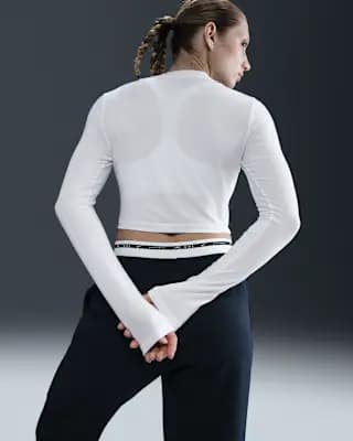 Nike Sportswear Chill Knit Women's Slim Long-Sleeve Cropped Top White/Black [48% modal/46% cotton/6% spandex, Machine wash, XS (0–2)-3XL]