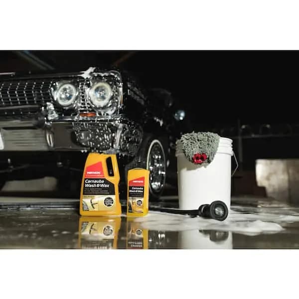 MOTHERS 64 oz. California Gold Carnauba Car Wash and Wax Liquid, 05674 [Automotive Part Type: Car Wash Soap, General Part Type: Car Wash Soap, Pack Size: 1]