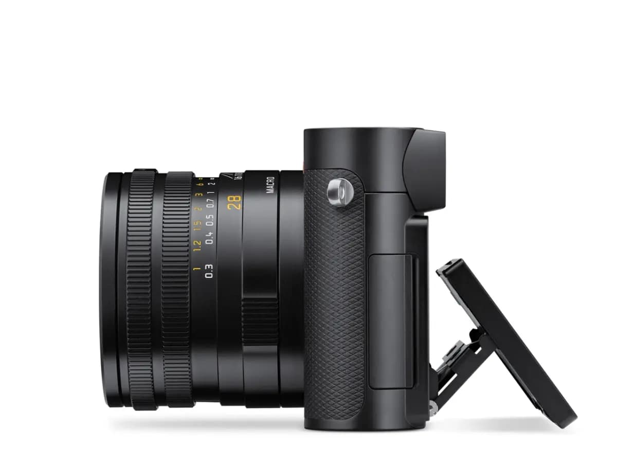 Leica Q3 [Full-frame BSI CMOS Sensor with Triple Resolution Technology (60MP / 36MP / 18MP), Summilux 28mm f/1.7 ASPH. fixed lens with integrated macro mode, Hybrid Autofocus Syste