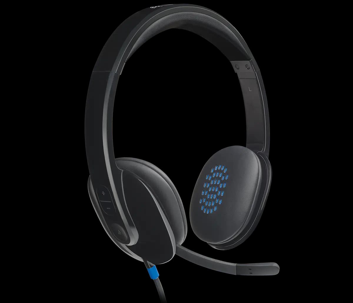 Logitech H540 USB Computer Headset - Black [7.09 in (180 mm), 9.65 in (245 mm), 3.07 in (78 mm)]