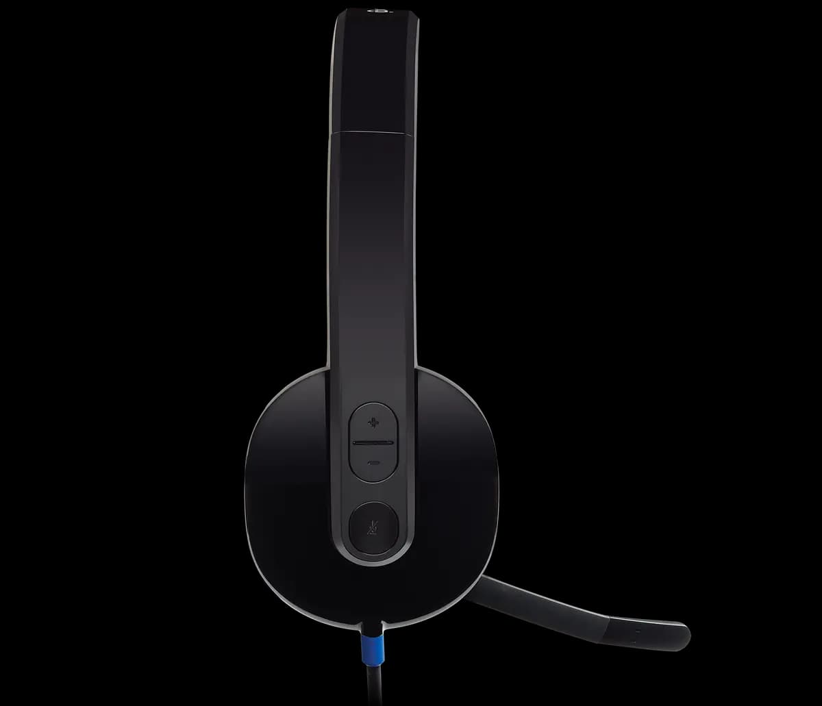 Logitech H540 USB Computer Headset - Black [7.09 in (180 mm), 9.65 in (245 mm), 3.07 in (78 mm)]